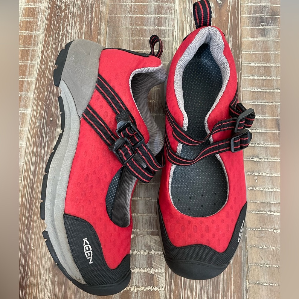 Keen Women's Red Athletic Shoes